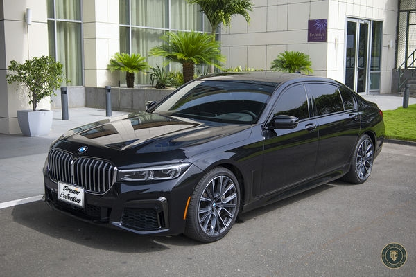 BMW 740i angle 1